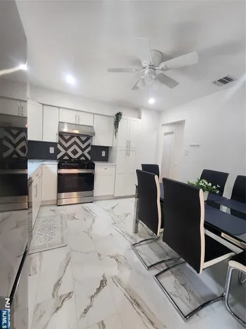 $3,400 | 52 North 14th Street, Unit 2, Hawthorne, NJ 07506