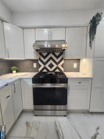 $3,400 | 52 North 14th Street, Unit 2, Hawthorne, NJ 07506