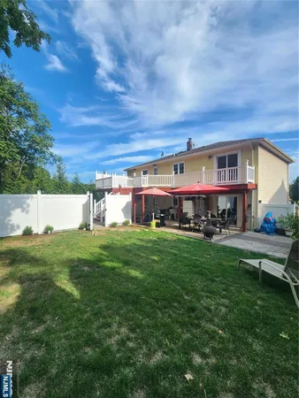 $3,200 | 52 North 14th Street, Unit 2, Hawthorne, NJ 07506