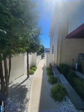 $3,200 | 52 North 14th Street, Unit 2, Hawthorne, NJ 07506