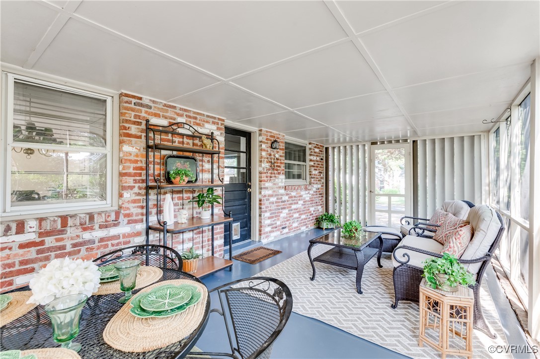 208 Tamarack Road Henrico, VA 23229 - Photo 7 of 35 a living room with furniture and a large window