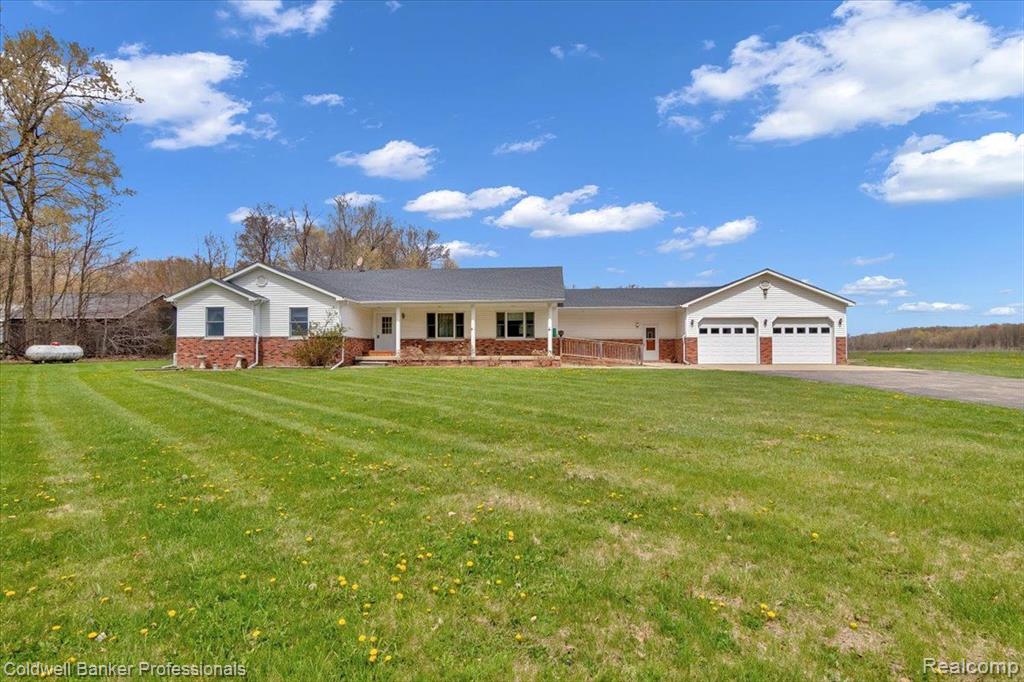2133 North Branch Road North Branch, MI 48461 - Photo 2 of 33
