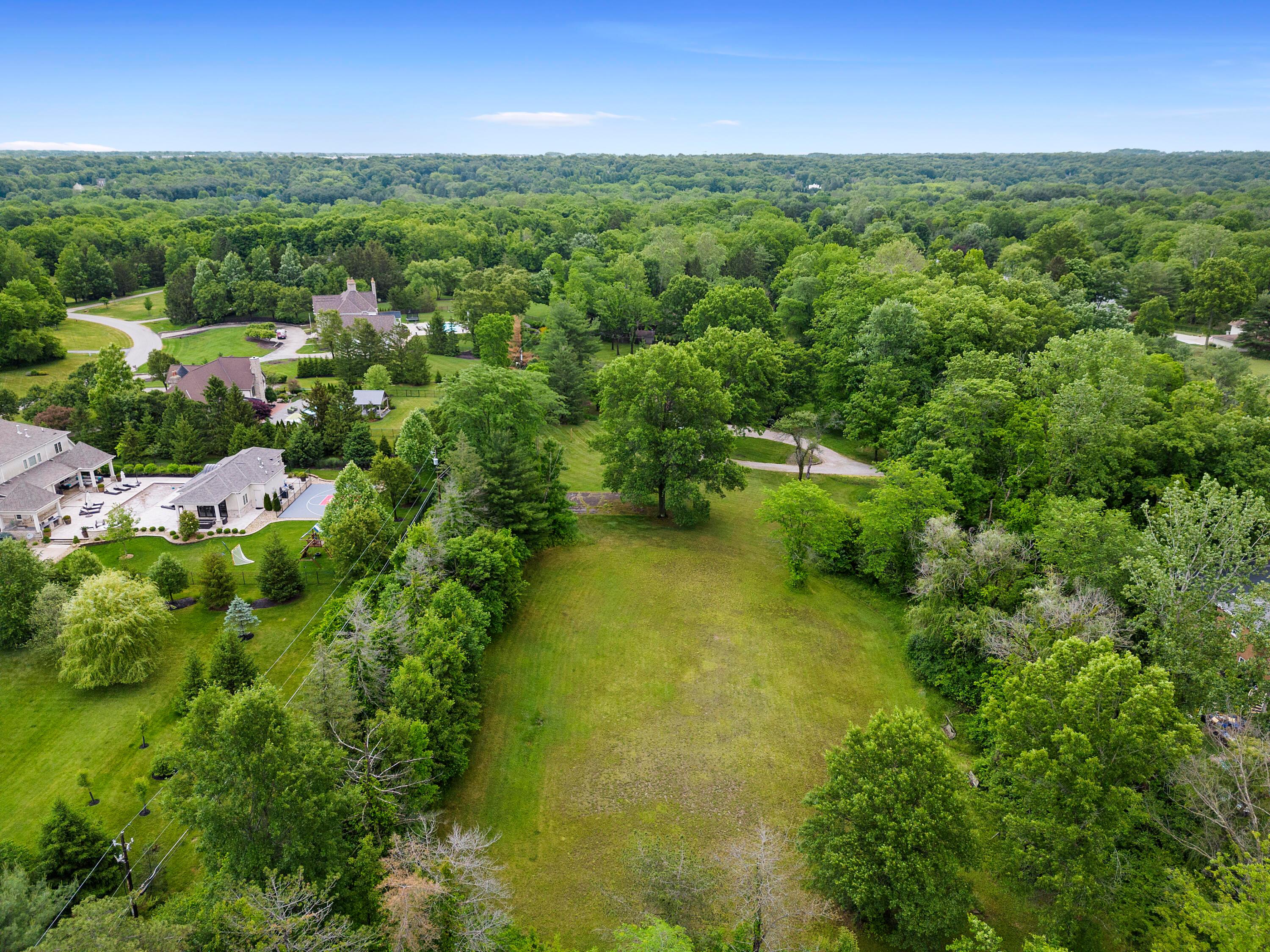 1776 Carriage Road Powell, OH 43065 - Photo 8 of 55 DJI_0177