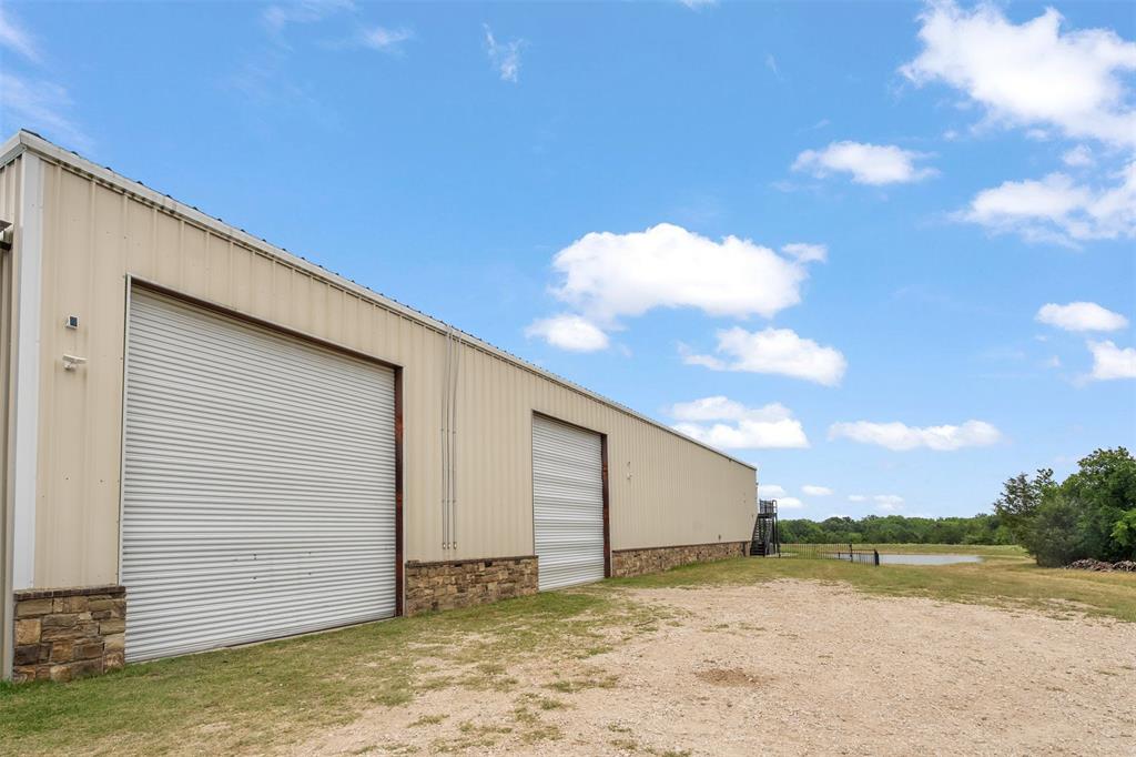 2129 Hcr 3322 Loop Hubbard, TX 76648 - Photo 38 of 38 2 of the 3 bay doors.