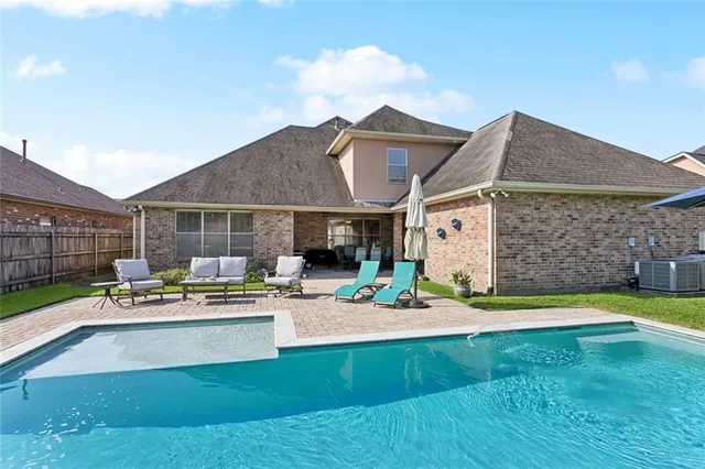 $521,900 | 3319 Turnberry Lane, Harvey, LA 70058