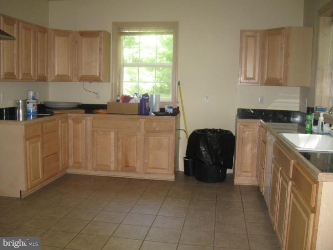 11796 River Road Ridgely, MD 21660 - Photo 12 of 29 Kitchen #2