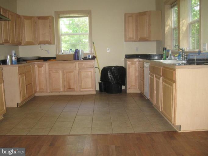 11796 River Road Ridgely, MD 21660 - Photo 6 of 29 Eat-in Kitchen