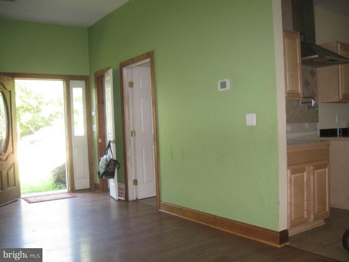 11796 River Road Ridgely, MD 21660 - Photo 7 of 29 Entrance / Foyer