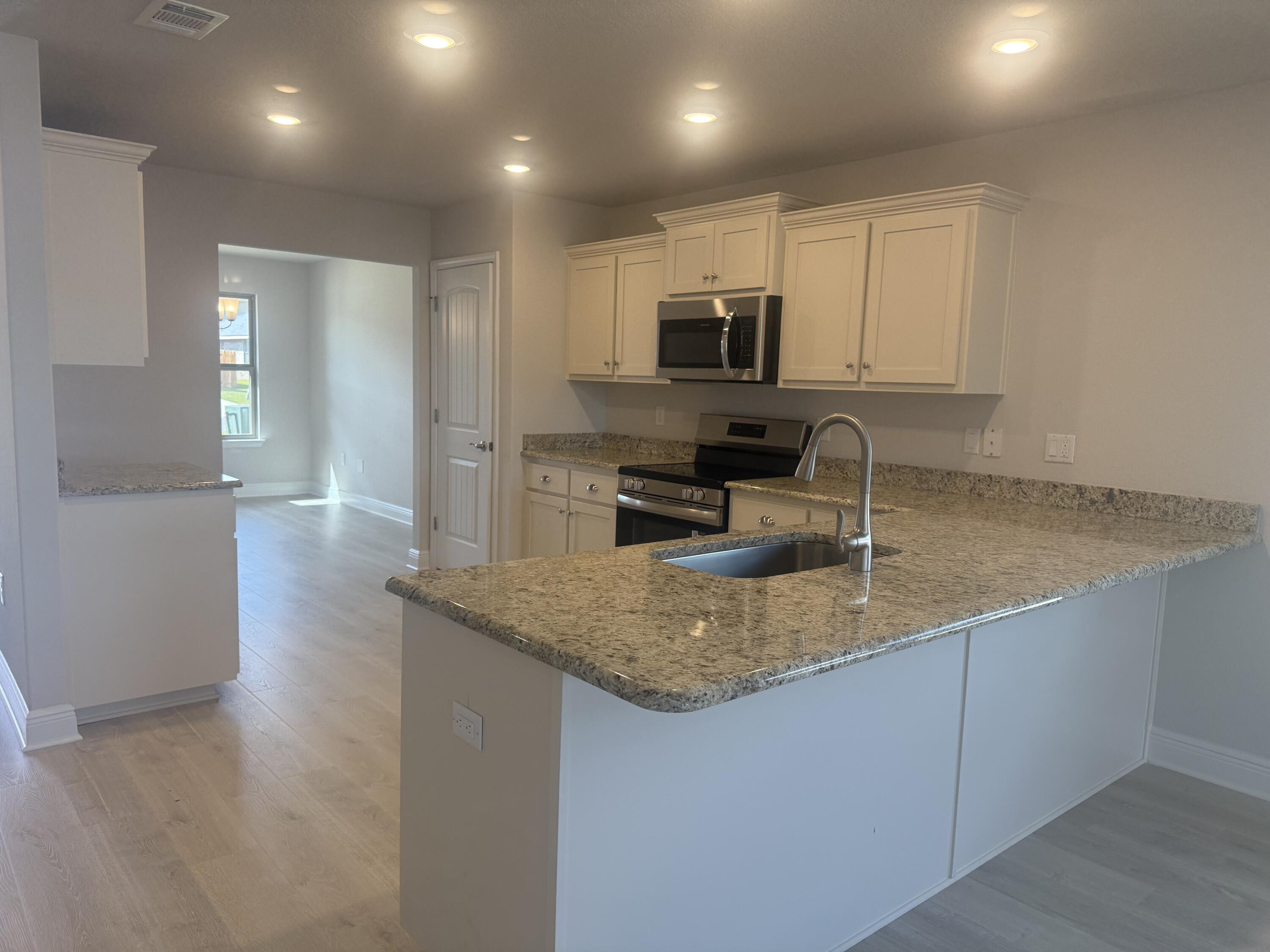 174 Ridgeway Circle Crestview, FL 32536 - Photo 9 of 27 IMG_4650