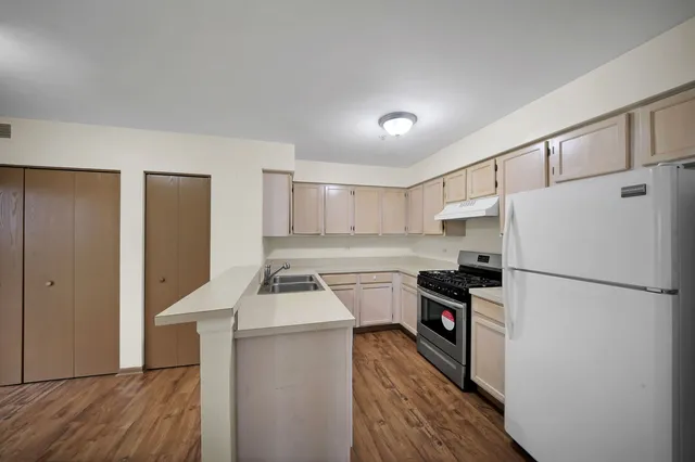 $299,500 | 1429 Orleans Drive, Unit 1429, Mundelein, IL 60060