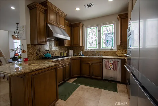 $2,595,000 | 407 1/2 Goldenrod Avenue, Corona del Mar, CA 92625