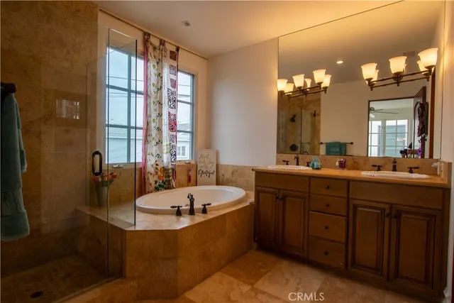 $2,595,000 | 407 1/2 Goldenrod Avenue, Corona del Mar, CA 92625