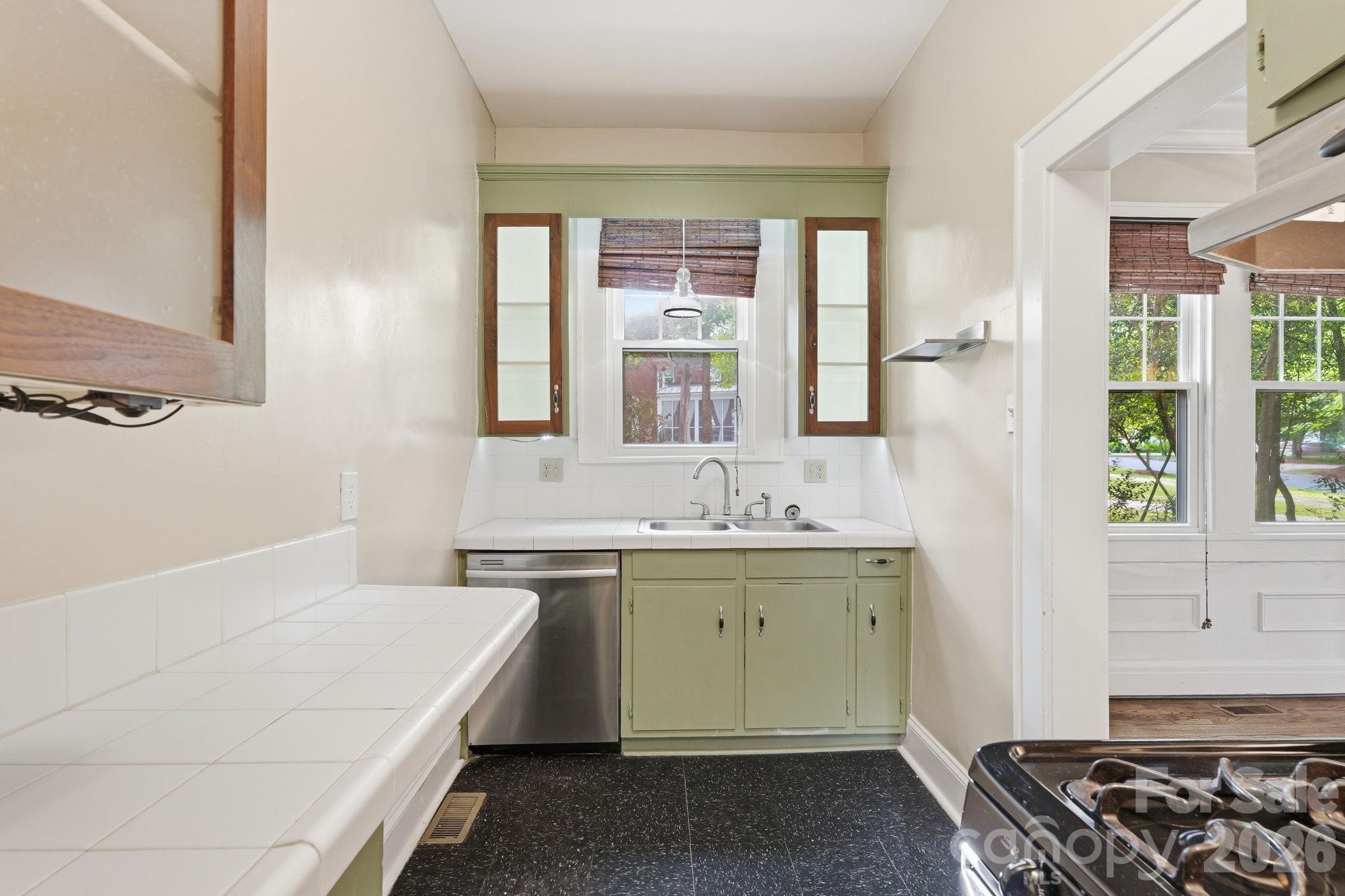 916 Bromley Road Charlotte, NC 28207 - Photo 36 of 45