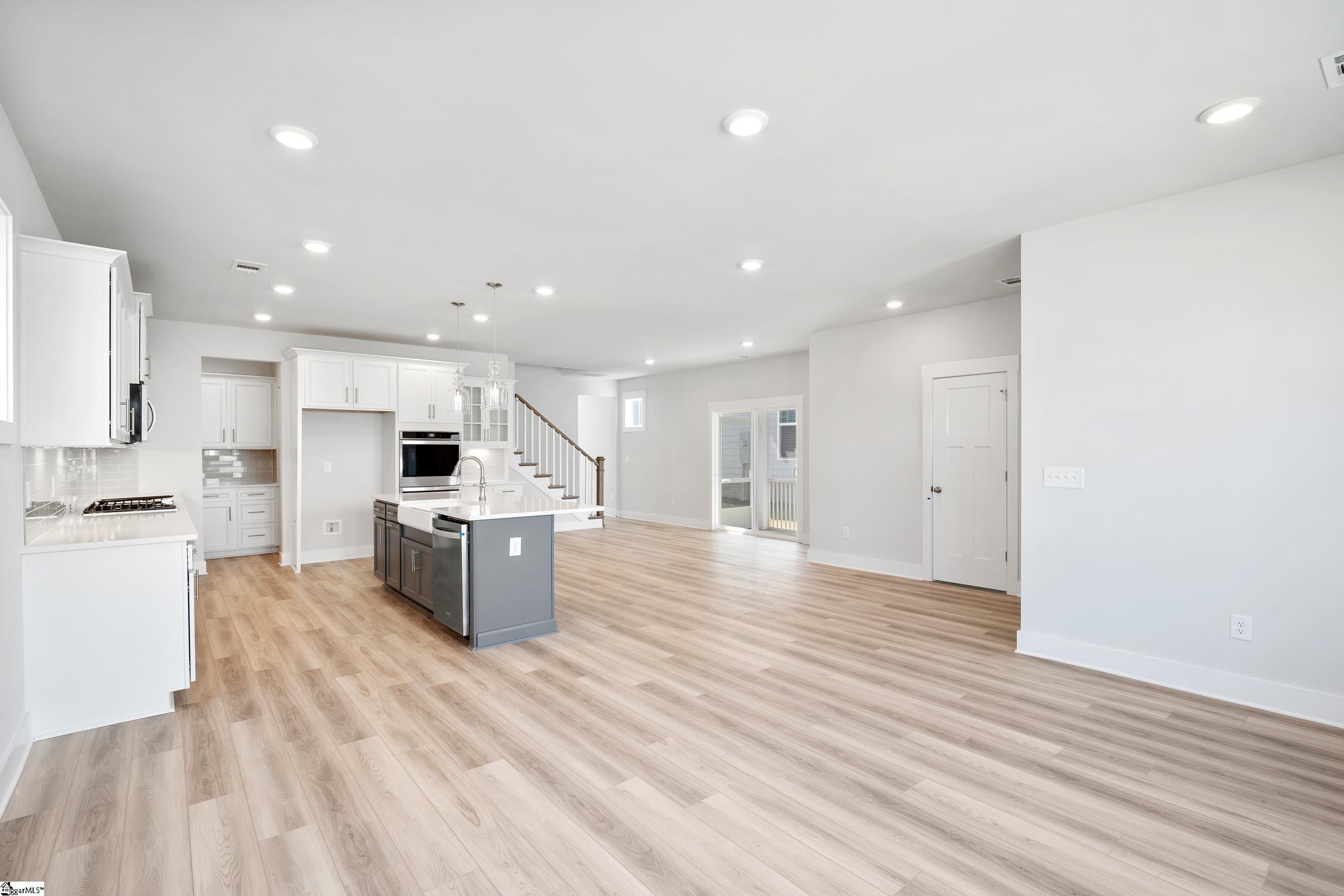 46 Elmsley Road Greenville, SC 29607 - Photo 8 of 33