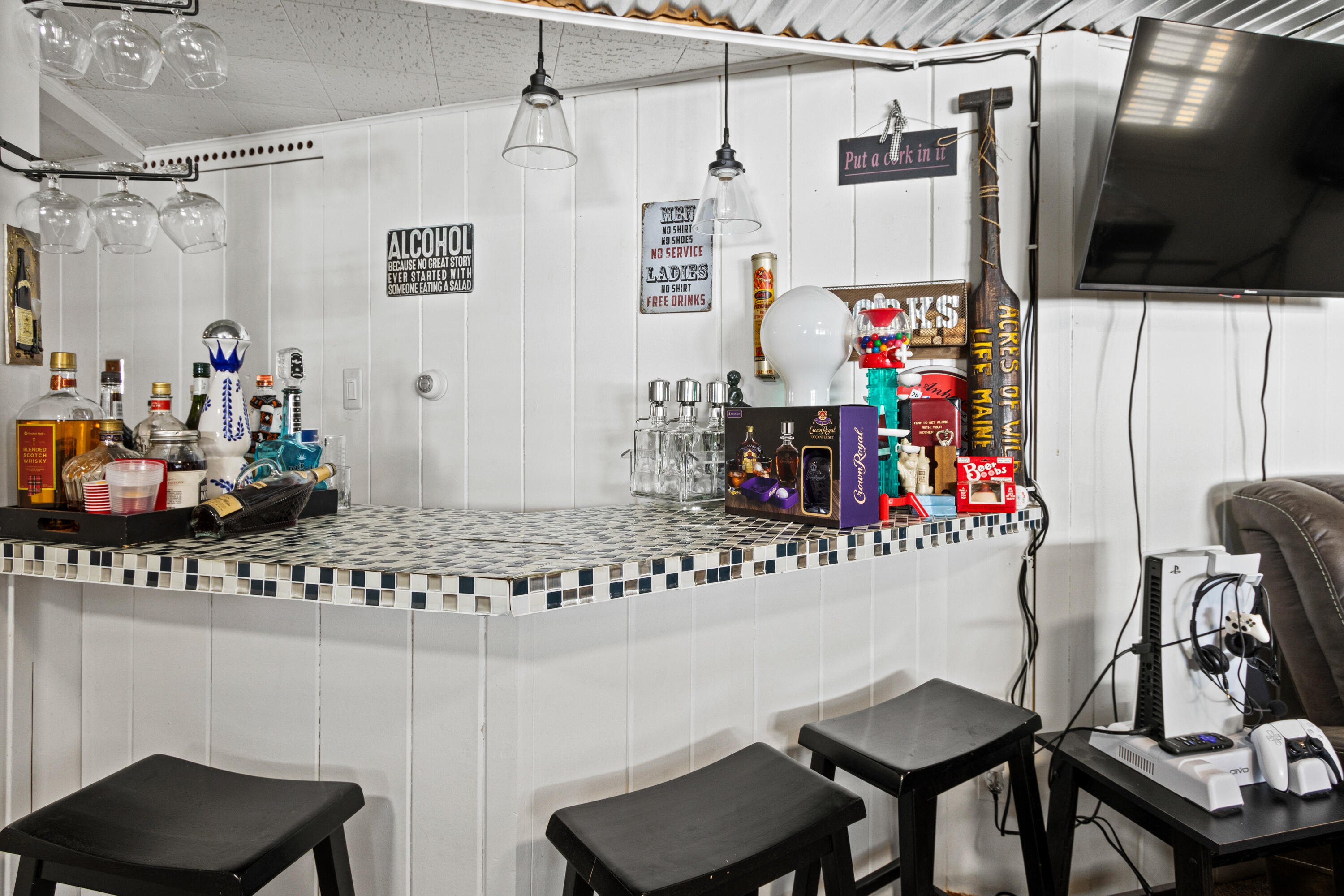 15 Bellaire Road South Portland, ME 04106 - Photo 37 of 58 Lounge/Bar