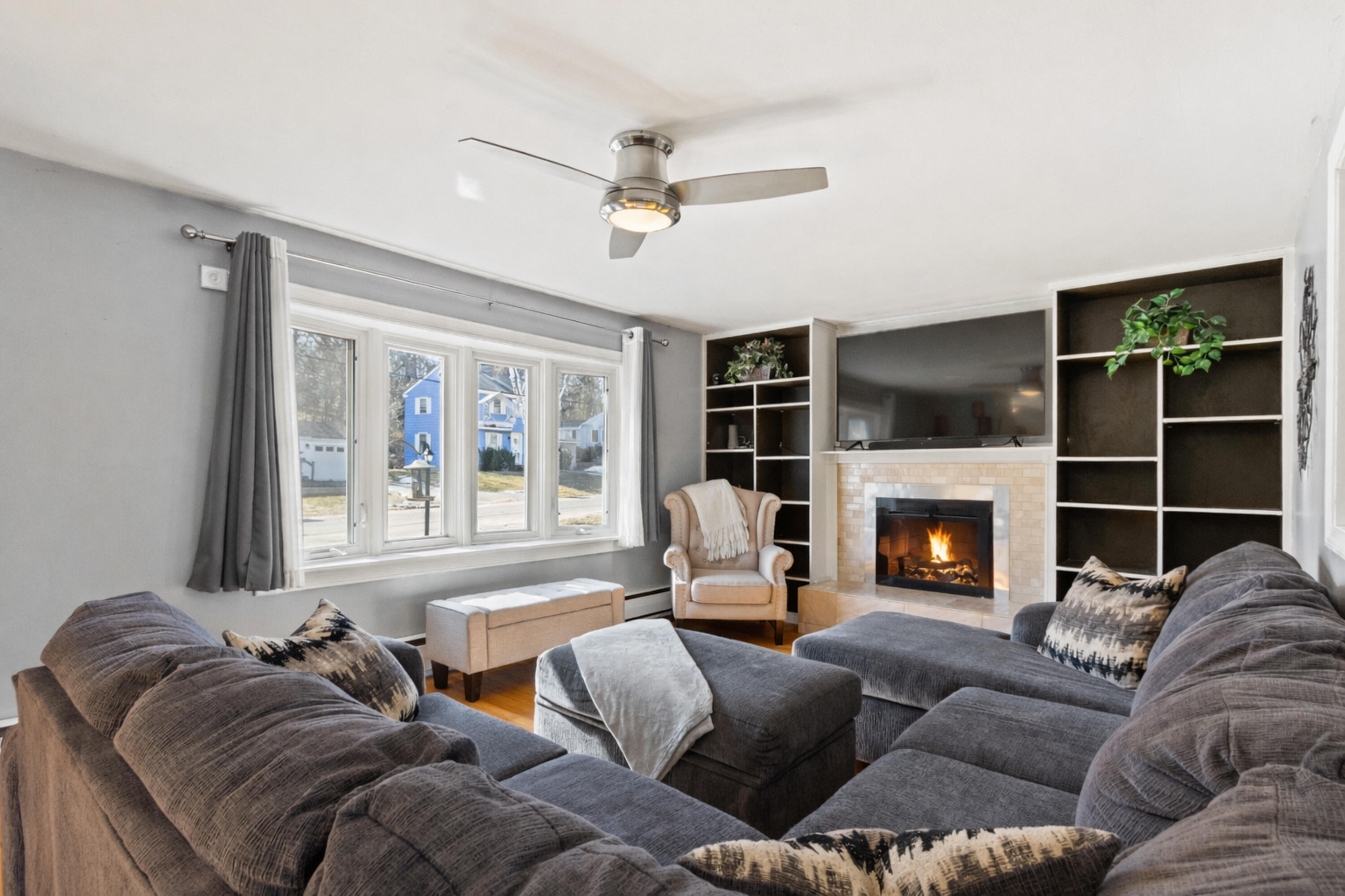 15 Bellaire Road South Portland, ME 04106 - Photo 9 of 58 Living Room