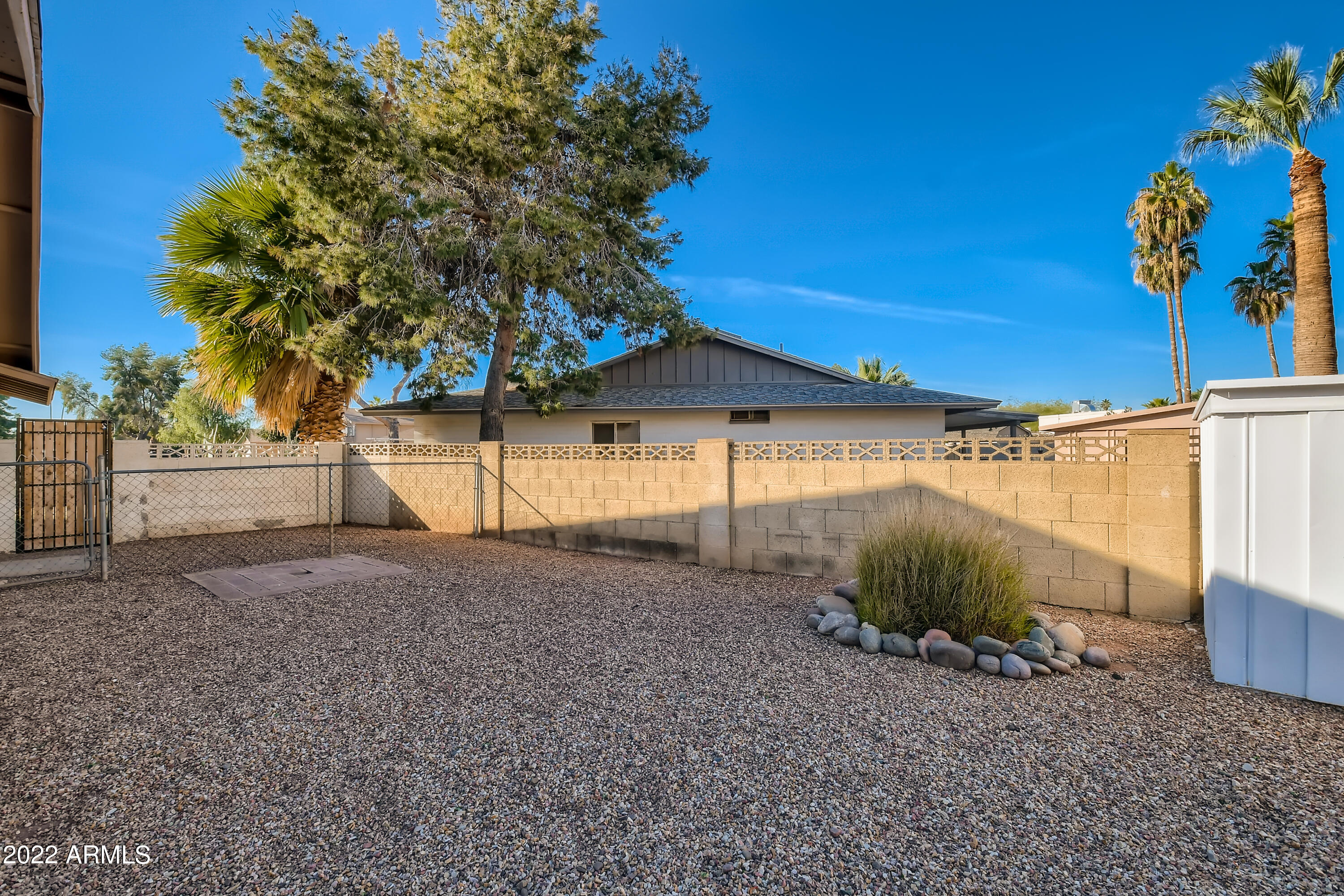4401 South Newberry Road Tempe, AZ 85282 - Photo 32 of 33 31-623178822-38 Exterior Side