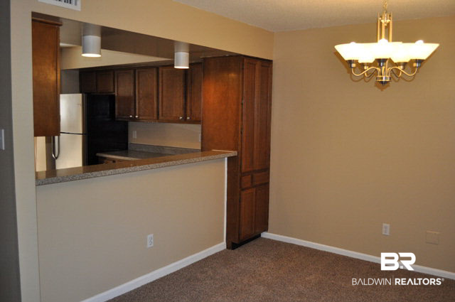 6701 Dickens Ferry Road, Unit 72 Mobile, AL 36608 - Photo 6 of 20 Dining Area