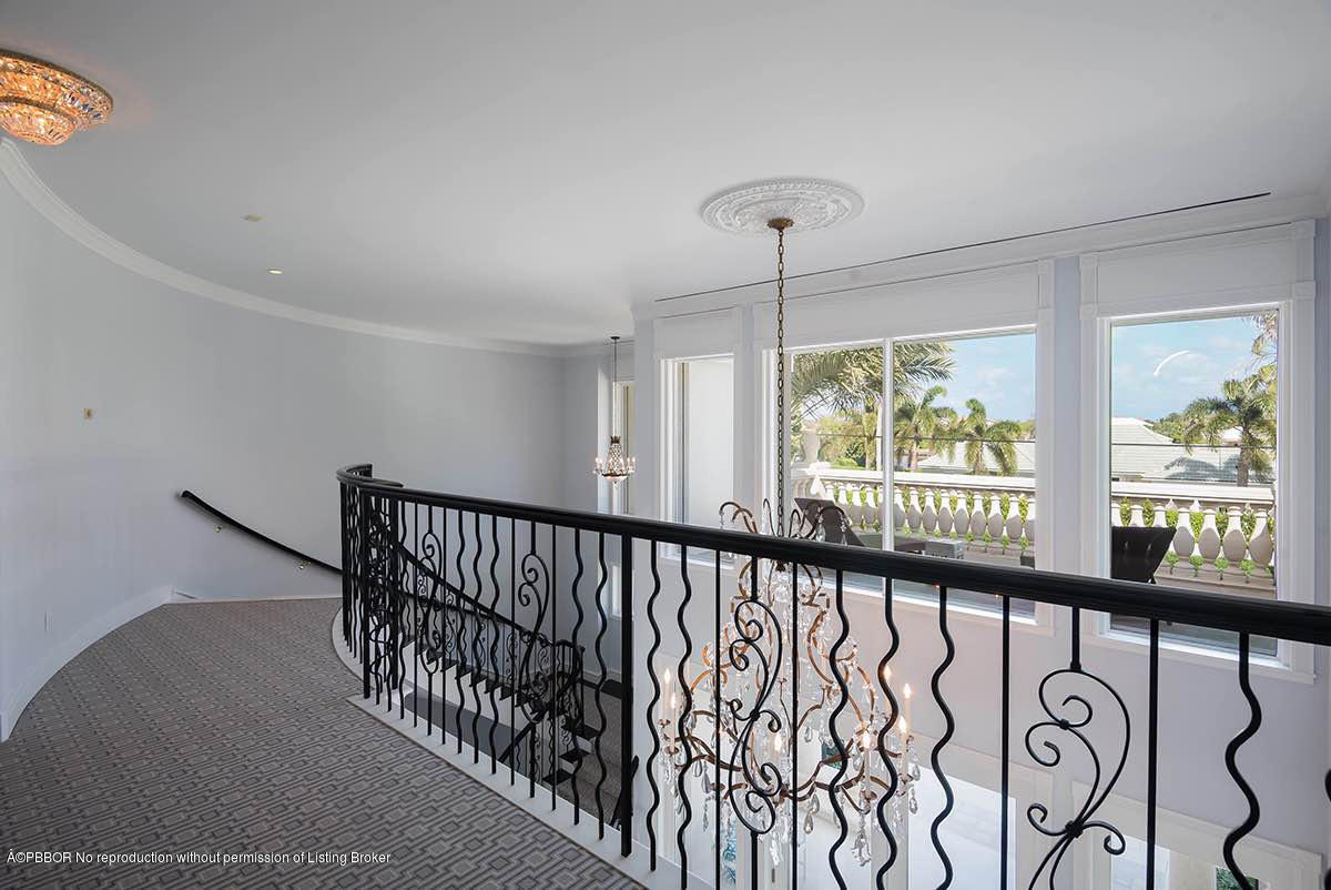 1495 Lands End Road Manalapan, FL 33462 - Photo 16 of 41 31 Stairwell