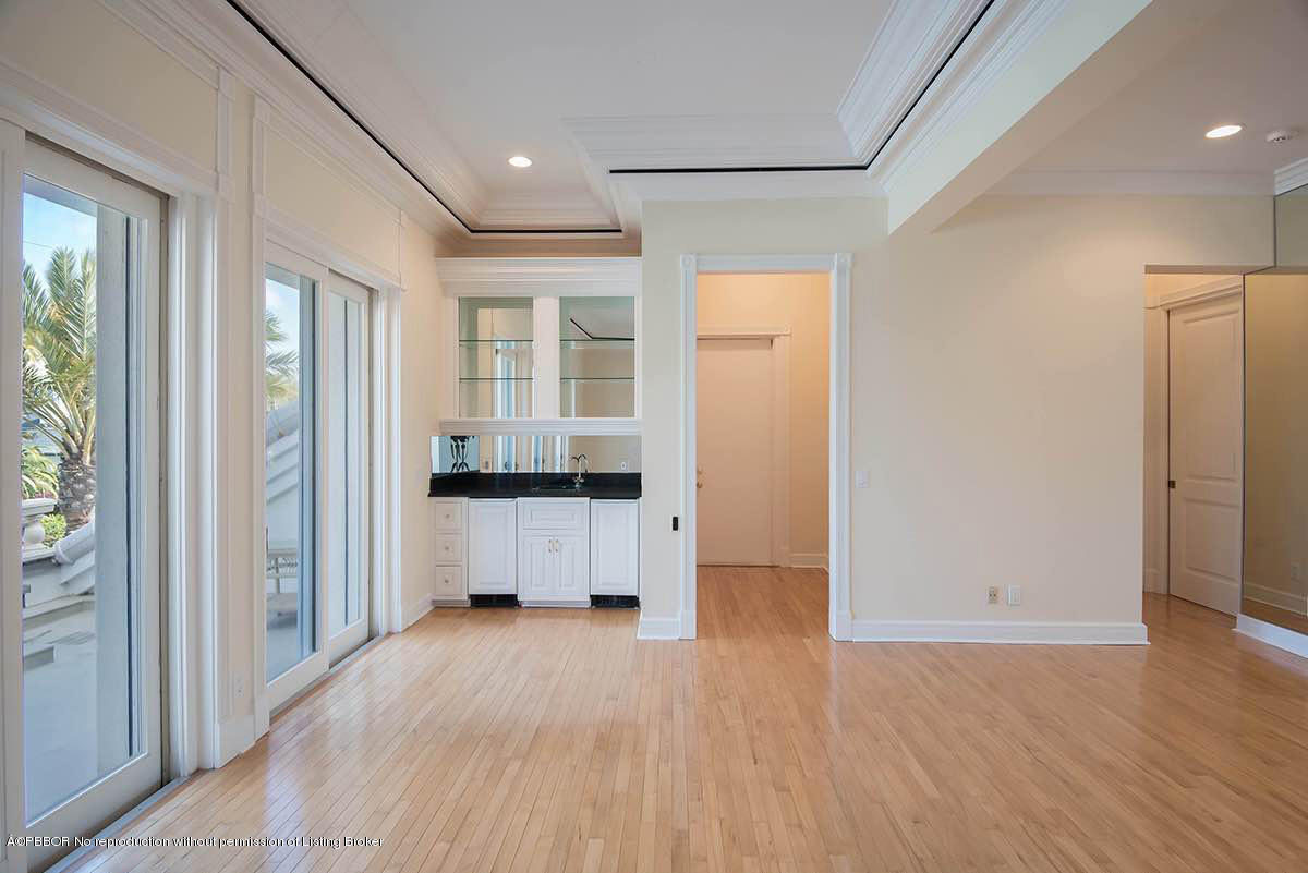 1495 Lands End Road Manalapan, FL 33462 - Photo 21 of 41 32 Wet Bar