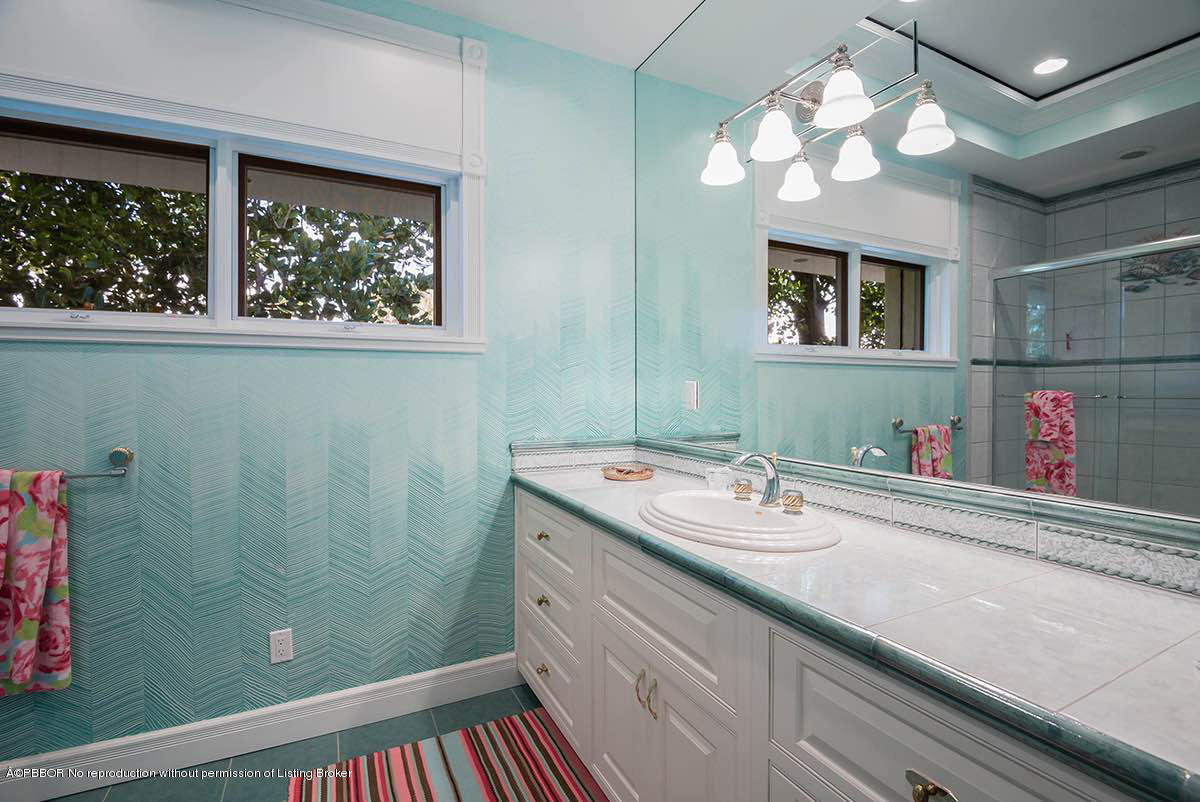 1495 Lands End Road Manalapan, FL 33462 - Photo 26 of 41 25 Bathroom