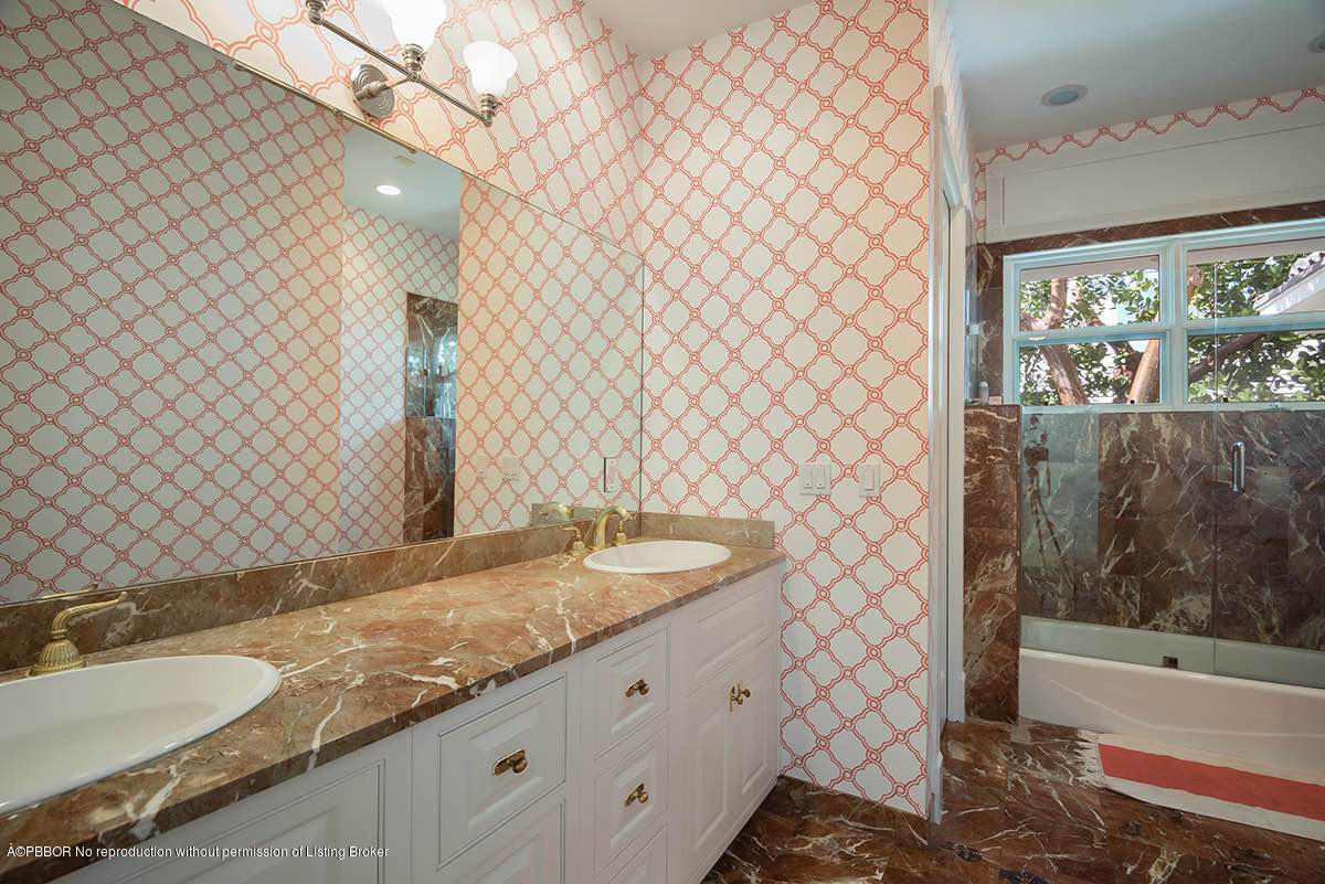 1495 Lands End Road Manalapan, FL 33462 - Photo 31 of 41 30 Bathroom