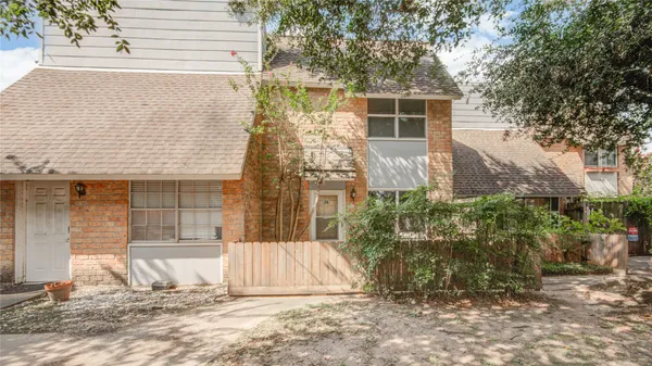 $1,275 | 1433 Cedar Post Lane, Unit 10, Houston, TX 77055