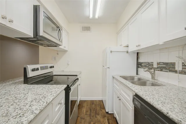 $1,275 | 1433 Cedar Post Lane, Unit 10, Houston, TX 77055