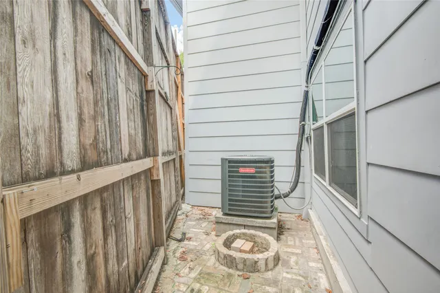 $1,275 | 1433 Cedar Post Lane, Unit 10, Houston, TX 77055