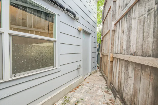 $1,275 | 1433 Cedar Post Lane, Unit 10, Houston, TX 77055