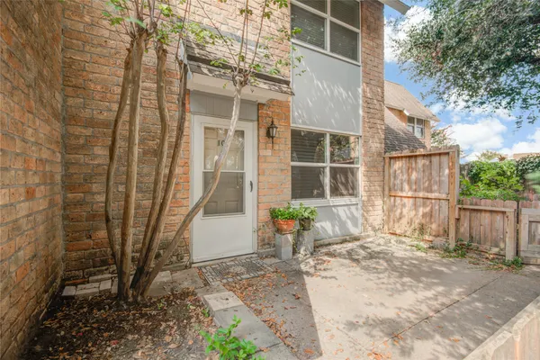 $1,275 | 1433 Cedar Post Lane, Unit 10, Houston, TX 77055