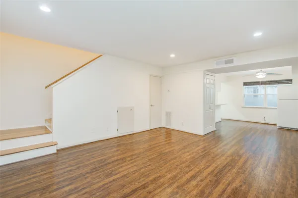 $1,275 | 1433 Cedar Post Lane, Unit 10, Houston, TX 77055