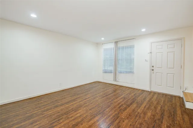 $1,275 | 1433 Cedar Post Lane, Unit 10, Houston, TX 77055