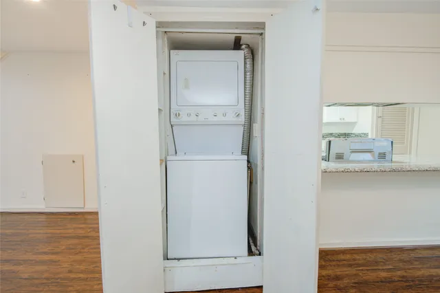 $1,275 | 1433 Cedar Post Lane, Unit 10, Houston, TX 77055