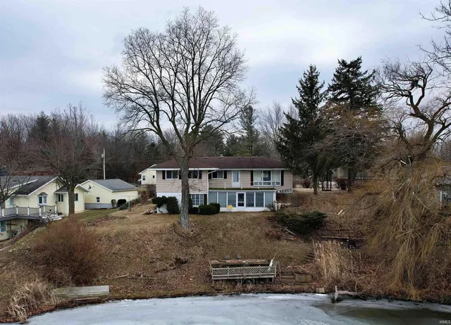 $345,000 | 1895 West 570 North, Howe, IN 46746