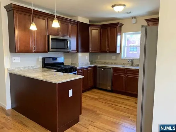 $2,850 | 145 Kinderkamack Road, Park Ridge, NJ 07656
