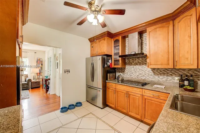 $4,850 | 7601 Southwest 59th Court, Unit 7601, South Miami, FL 33143