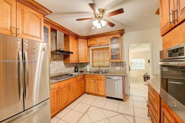 $4,850 | 7601 Southwest 59th Court, Unit 7601, South Miami, FL 33143