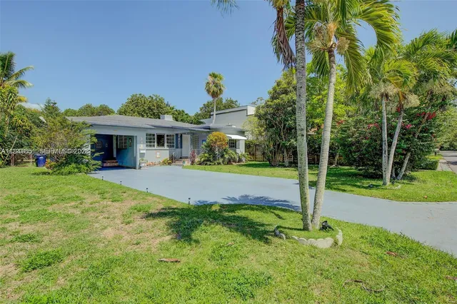 $4,850 | 7601 Southwest 59th Court, Unit 7601, South Miami, FL 33143