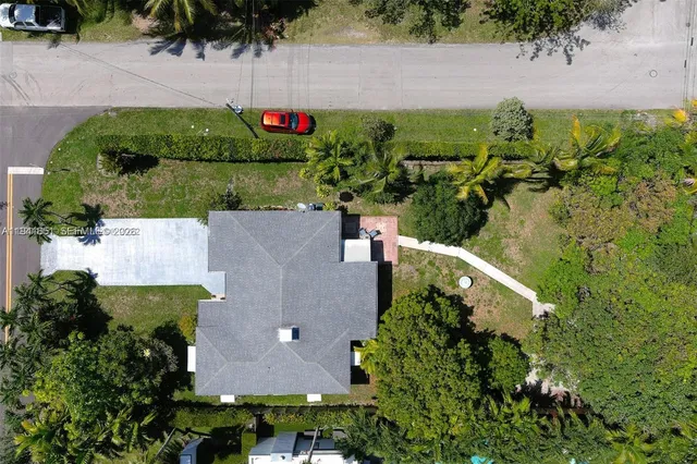 $4,850 | 7601 Southwest 59th Court, Unit 7601, South Miami, FL 33143