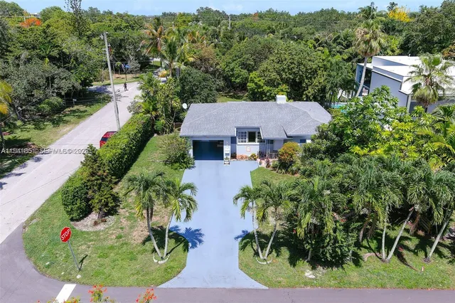 $4,850 | 7601 Southwest 59th Court, Unit 7601, South Miami, FL 33143