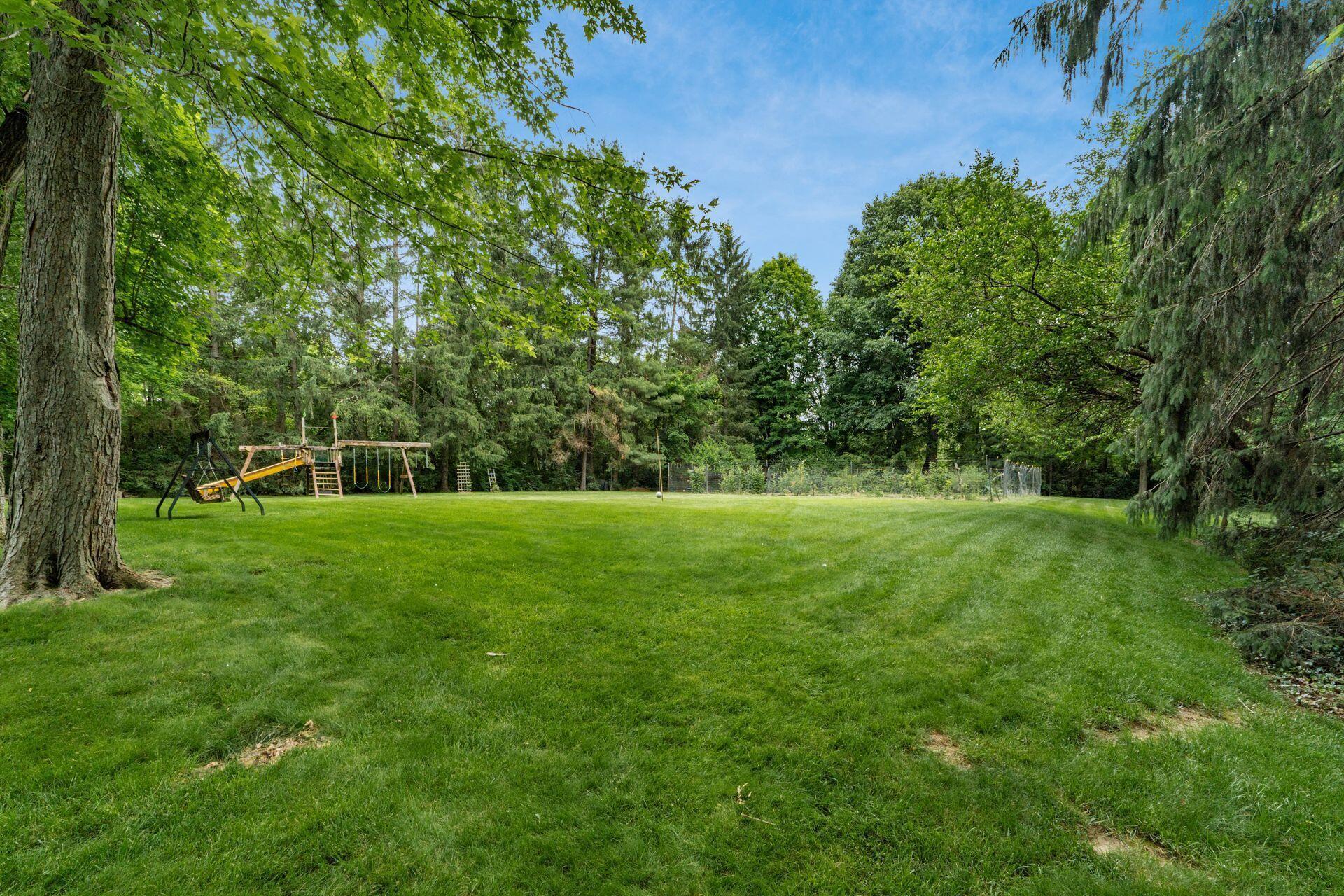 7945 Riverside Drive Powell, OH 43065 - Photo 9 of 60