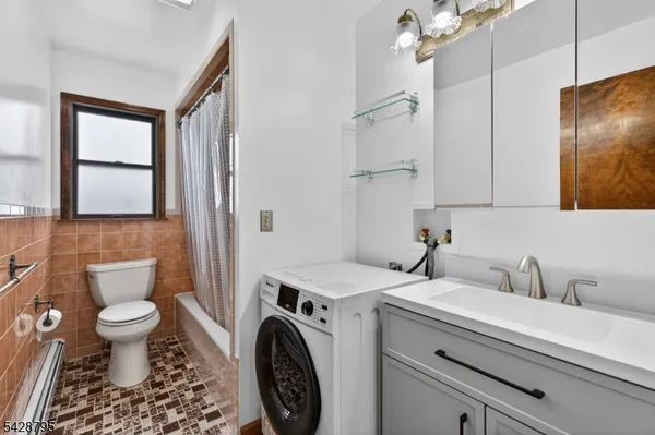 $3,500 | 97 Sipp Avenue, Unit 1, Clifton, NJ 07013