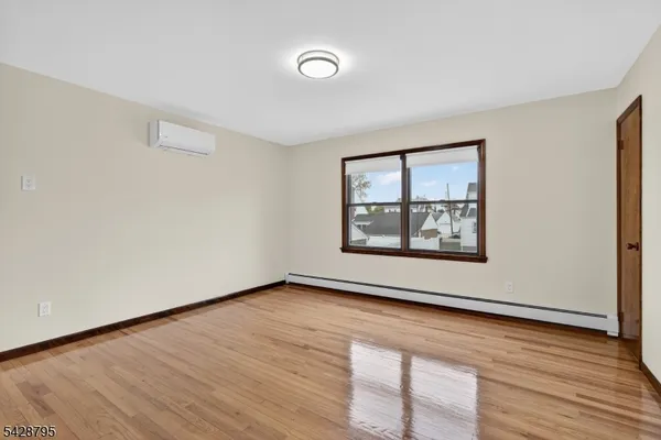 $3,500 | 97 Sipp Avenue, Unit 1, Clifton, NJ 07013