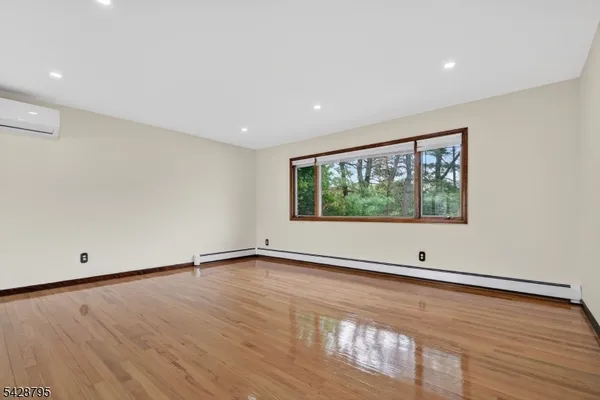 $3,500 | 97 Sipp Avenue, Unit 1, Clifton, NJ 07013