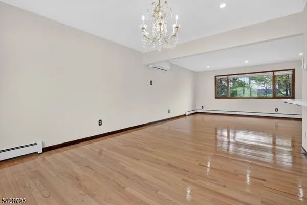 $3,500 | 97 Sipp Avenue, Unit 1, Clifton, NJ 07013