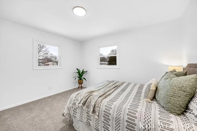 $299,900 | 301 Donna Drive Southeast, Lowell, MI 49331