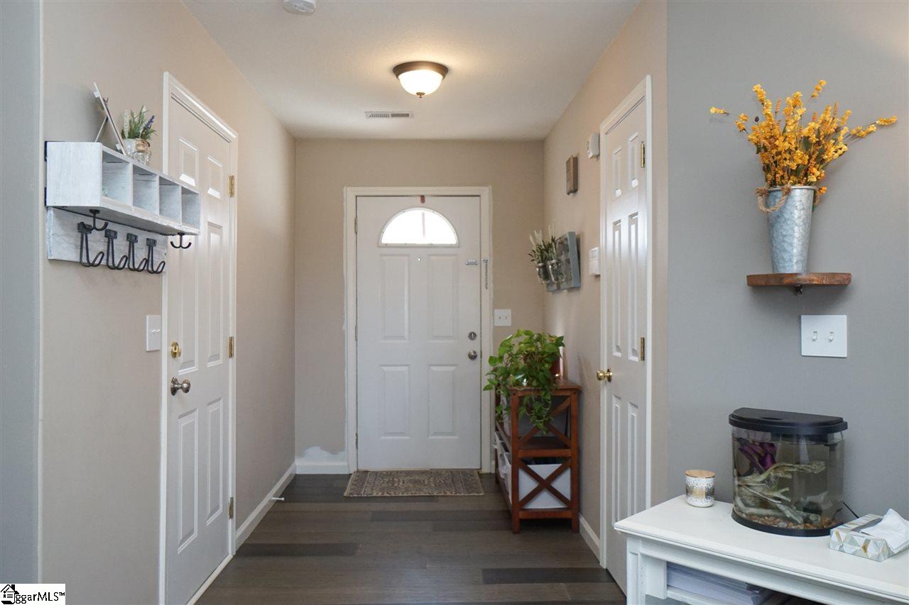 6 Rustcraft Drive Greer, SC 29651 - Photo 2 of 24 Gallery Image 2