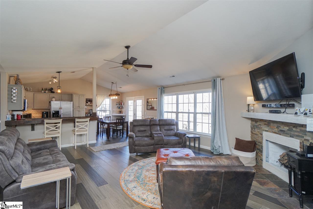 6 Rustcraft Drive Greer, SC 29651 - Photo 5 of 24 Gallery Image 5