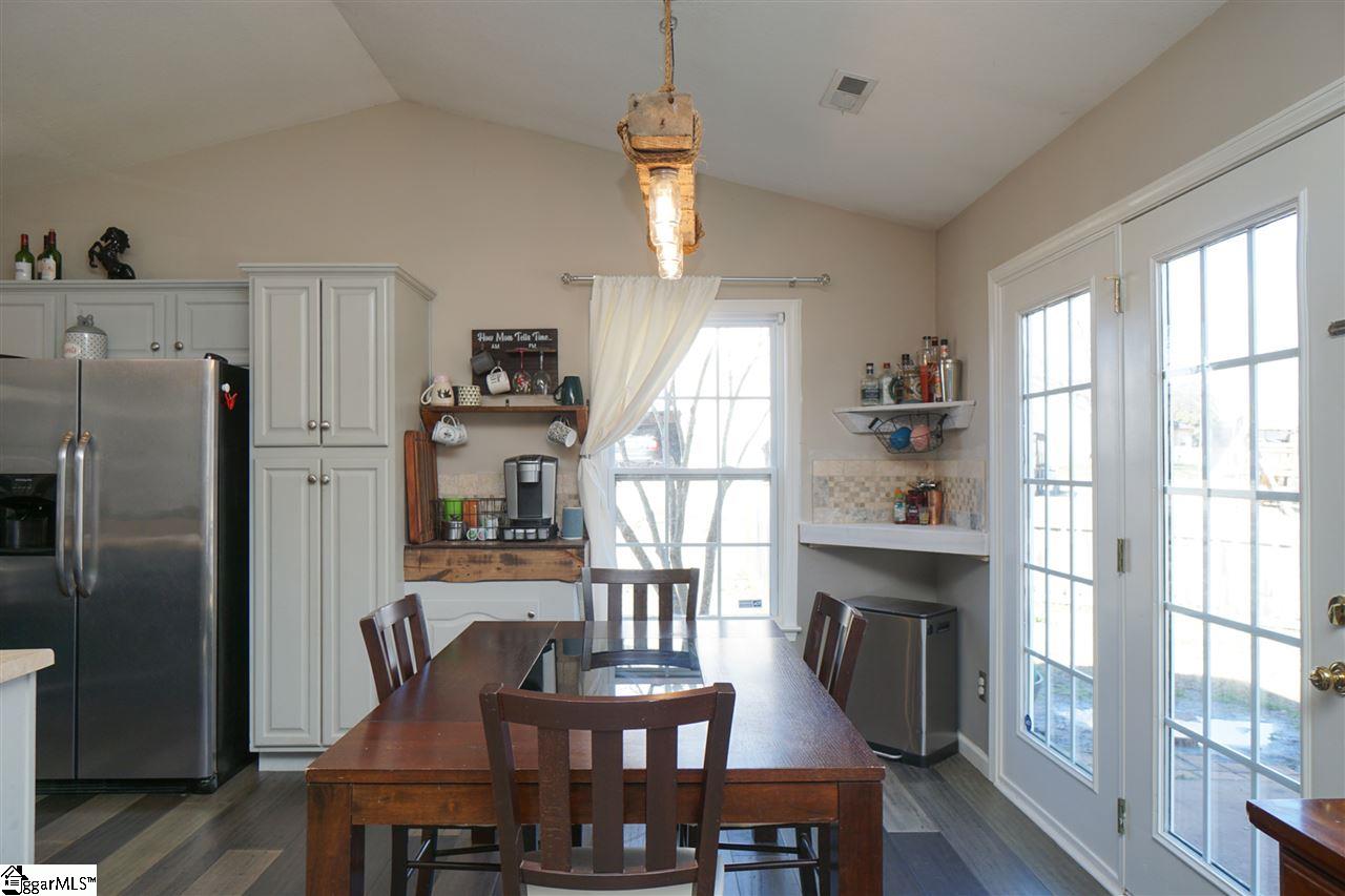 6 Rustcraft Drive Greer, SC 29651 - Photo 9 of 24 Gallery Image 9